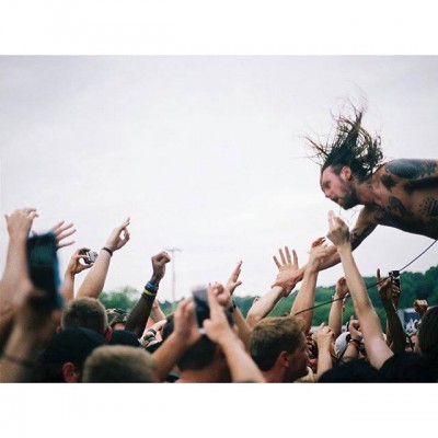 Loz of While She Sleeps. Photo Credit: @hennythepooh (via Facebook)